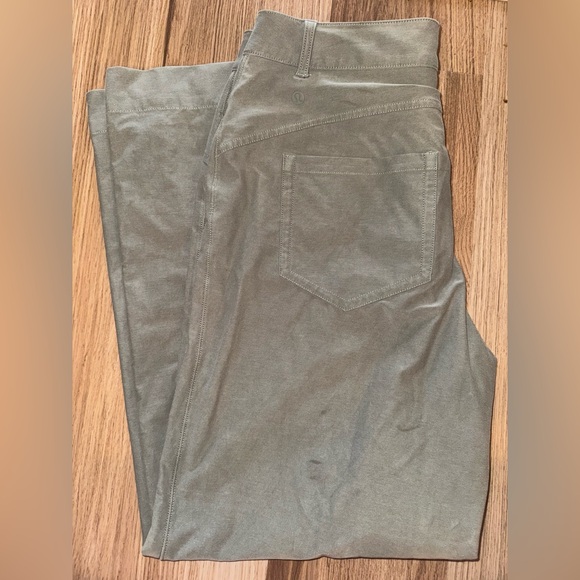 Lululemon City Sleek 5 Pocket Wide leg pant Olive Women's - Picture 4 of 6